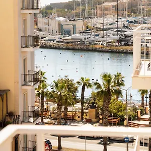 https://stuart-rooms-by-zzzing.qawrahotelsmalta.org