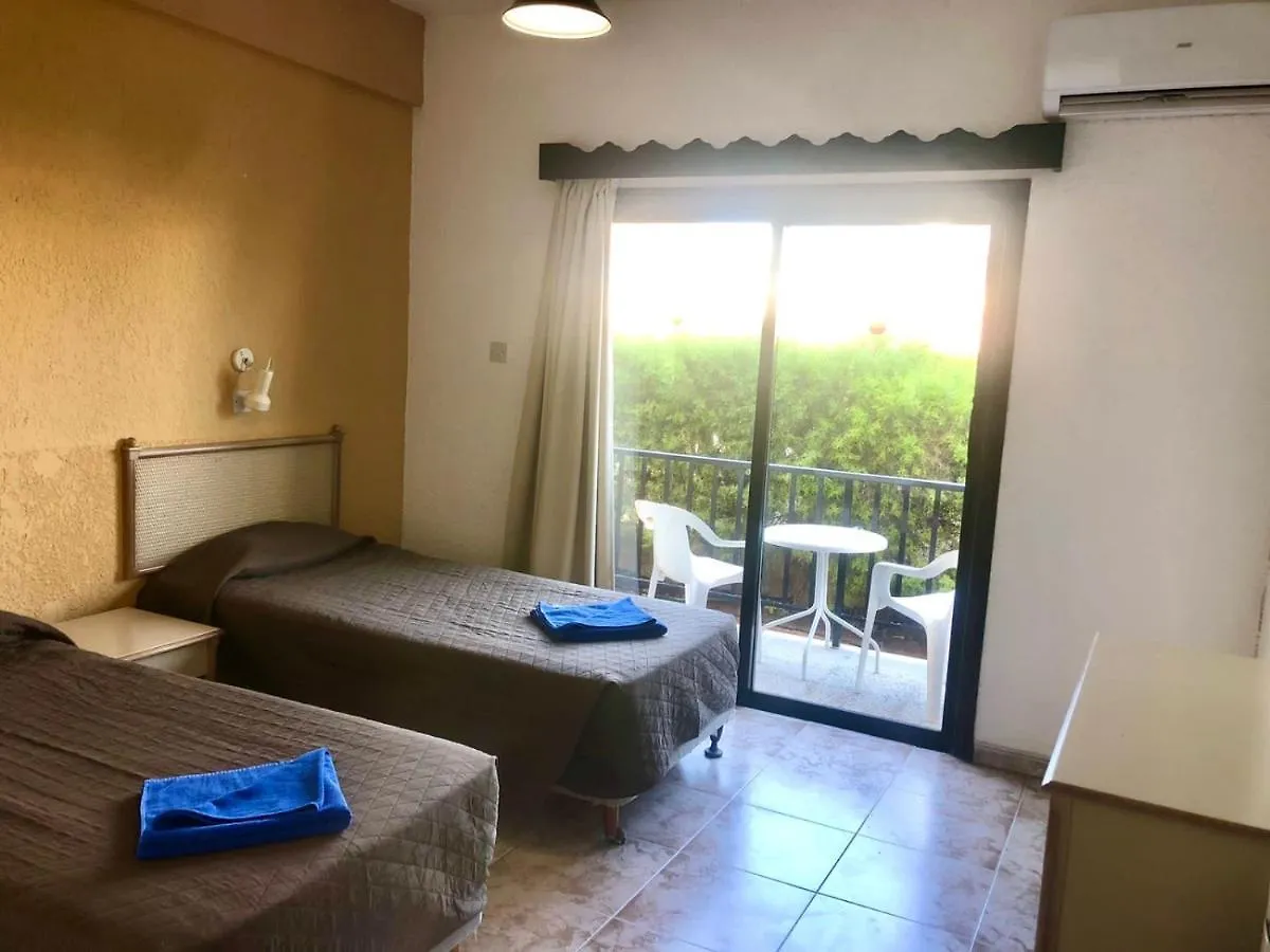 איה נאפה Carina Hotel Apartments 2*, איה נאפה