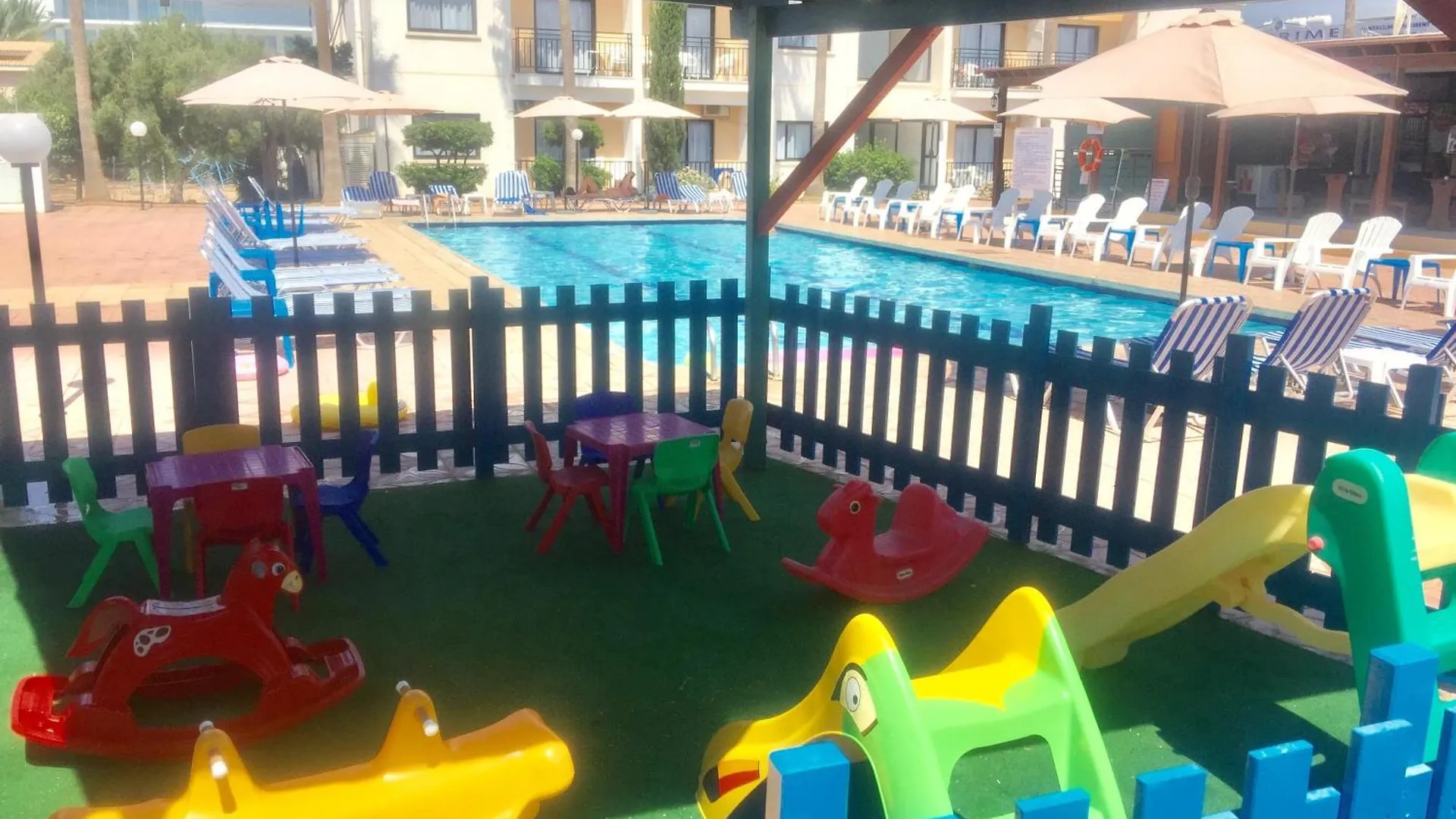 איה נאפה Carina Hotel Apartments קפריסין