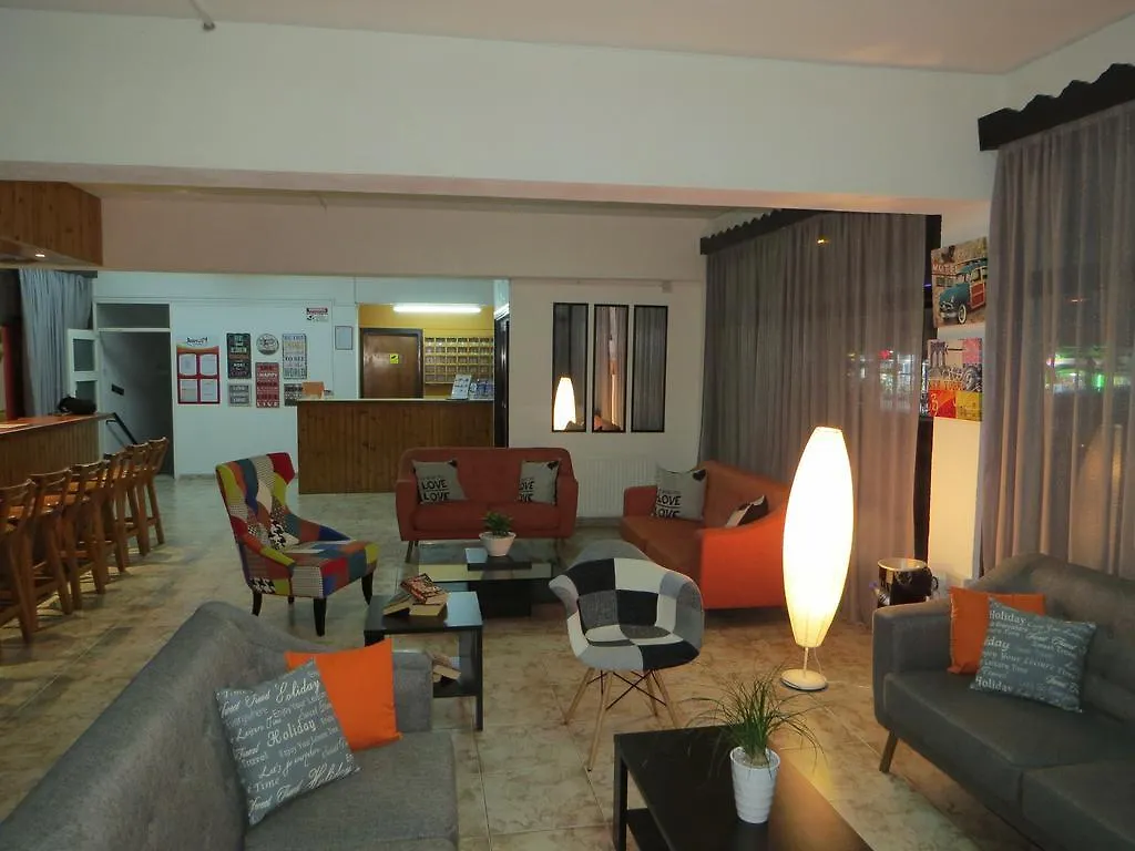 מלון דירות איה נאפה Carina Hotel Apartments