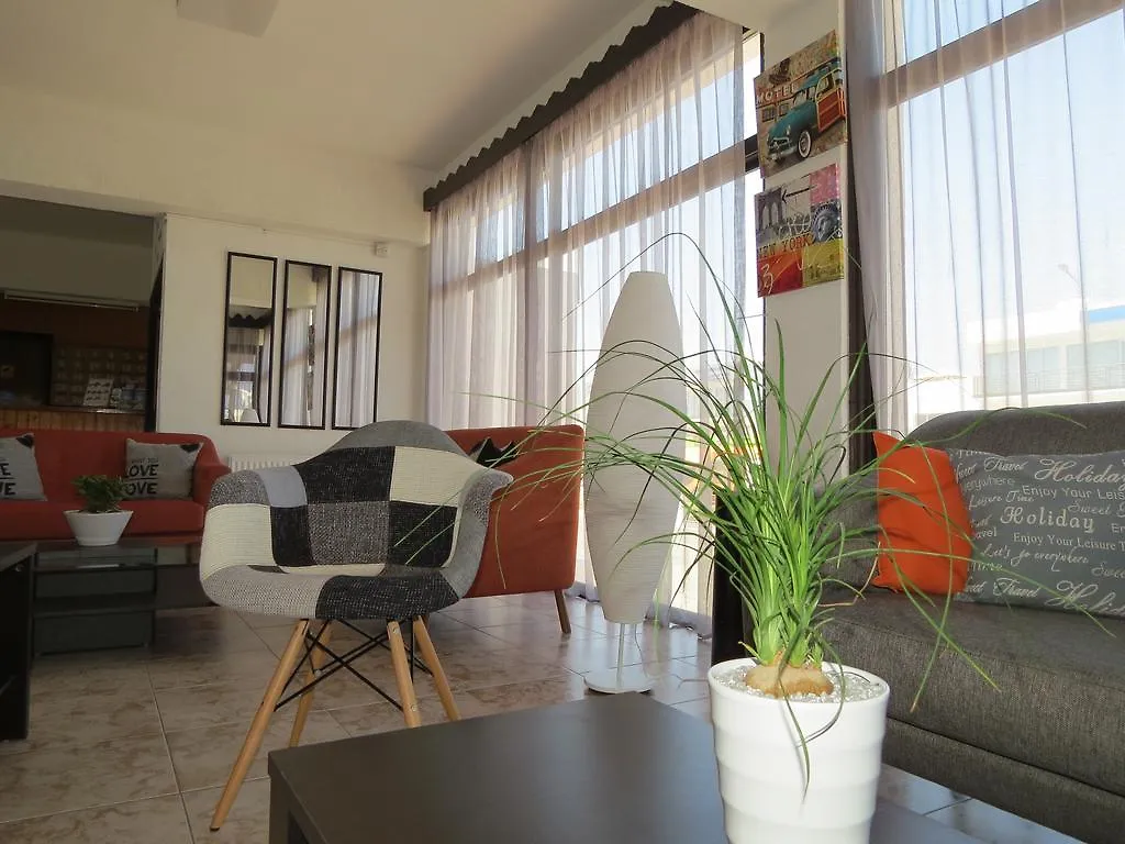 איה נאפה Carina Hotel Apartments קפריסין